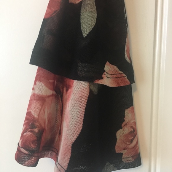 Rose Mesh Top - Picture 2 of 3